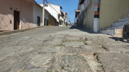 Entre hundimientos y humedades, la carrera Séptima de San Gil espera una solución definitiva