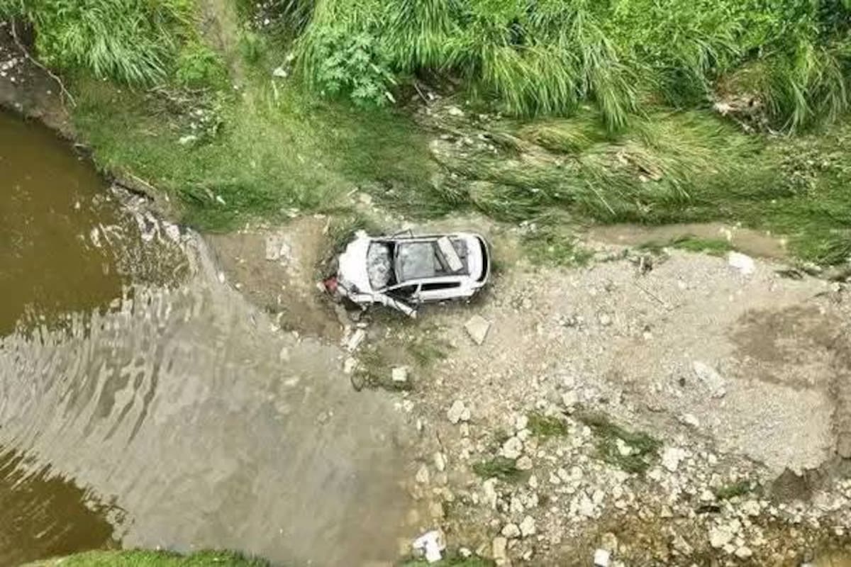 Carro de Dylan Navas, arrastrado por un arroyo en Sincelejo. // Foto de redes sociales