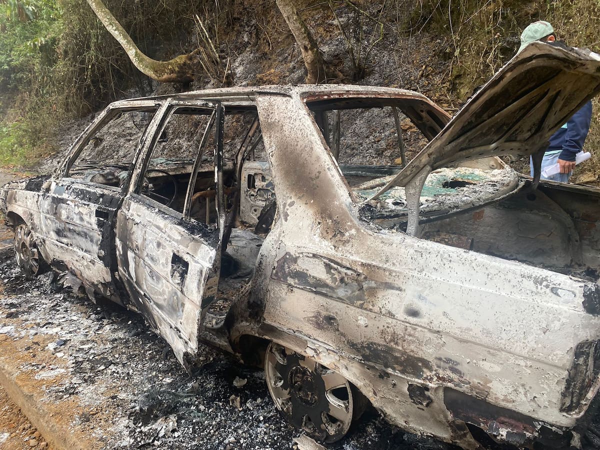 La víctima señaló que el hecho le dejó más de 20 millones de pesos en pérdidas, entre el dinero hurtado y el vehículo incinerado.