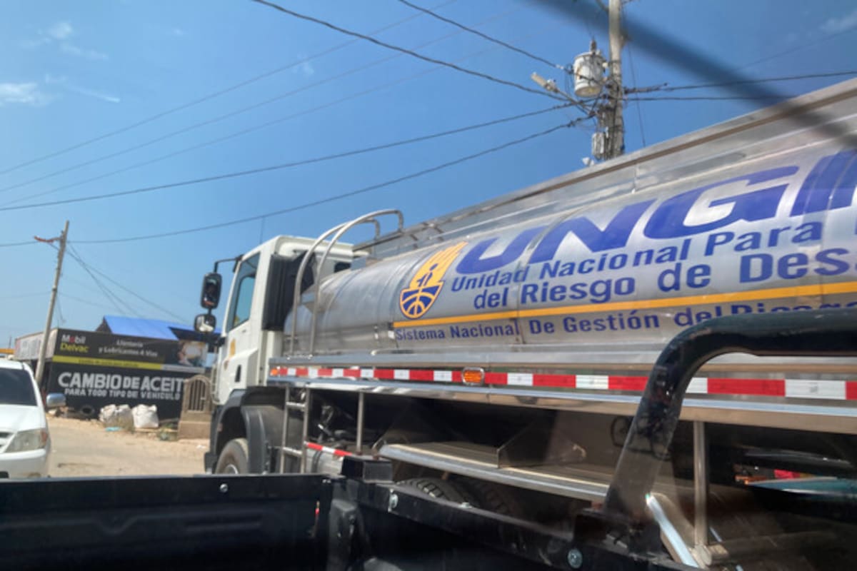 Este es uno de los carrotanques de la Ungrd que operan en La Guajira.
Foto: Colprensa.