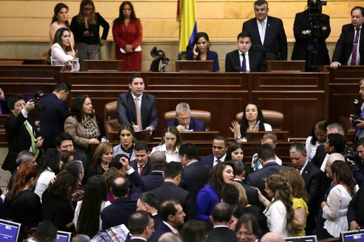El excandidato presidencial Gustavo Petro también le pidió al expresidente Uribe Vélez que no renuncie a su curul en el Senado de la República. (Foto: Colprensa/ VANGUARDIA LIBERAL)