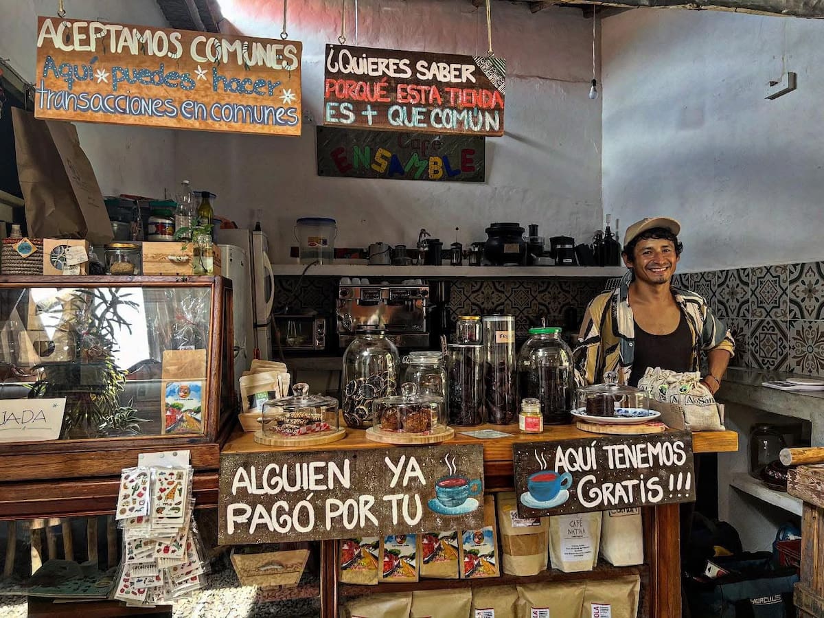 El espacio de Casa Común es un refugio de productos locales, frutas frescas y consumo consciente que impulsa la economía del territorio. Foto: Suministrada por Casa Común