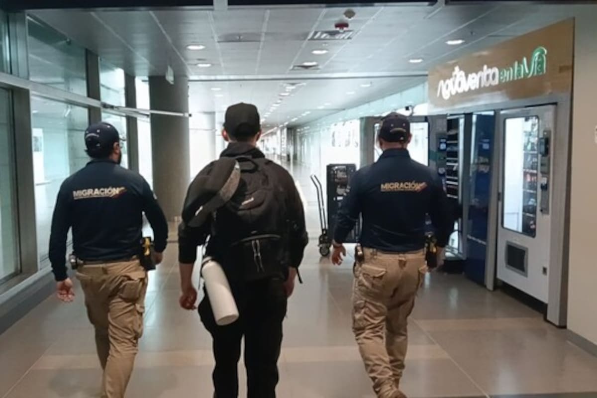 Migración Colombia niega el ingreso del estadounidense conocido en redes sociales como Casey Red Beard, quien presuntamente promocionaba turismo sexual en Medellín. Foto: cortesía Migración Colombia.