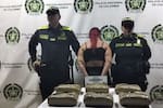 Cayó mujer con seis panelas de marihuana tras intentar huir en Bucaramanga