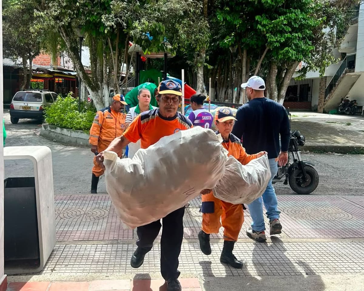 Más de 34 toneladas de residuos posconsumo serán tratadas y aprovechadas en lugar de terminar en el relleno sanitario El Carrasco. / Foto: CDMB