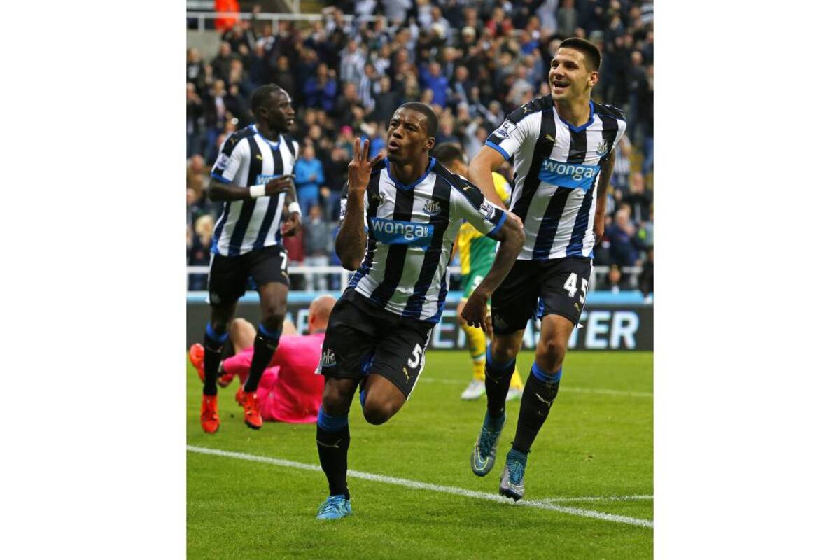 El holandés Georginio Wijnaldum, del Newcastle, fue la figura de la fecha, al anotar cuatro goles ante el Norwich. (Foto: AFP / VANGUARDIA LIBERAL)