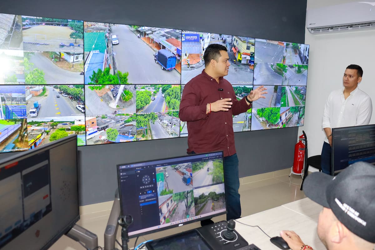 El Centro de Monitoreo Distrital opera las 24 horas del día con una red inicial de 110 cámaras de seguridad instaladas en 29 puntos estratégicos de Barrancabermeja.
Suministrada/Vanguardia
