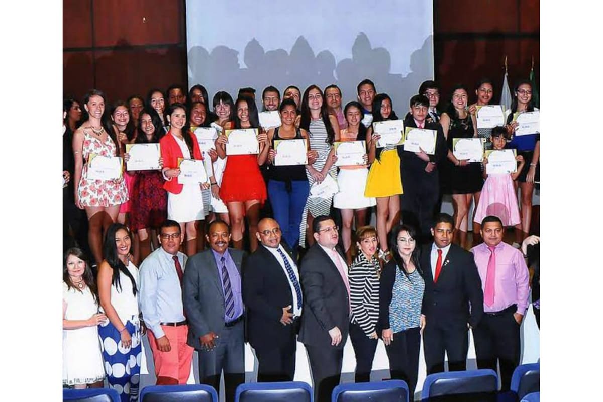 Diana García, Andrea Duque, Ángela Carantón, Diana Pimienta, Jessica Salazar, Karen Prada, Jaslyn Acero, Angie Tirado, Silvia García, Adriana Carreño, Nasly Sandoval, Miguel Pombo, René Osorio, Silvia Orozco, Oswaldo Traslaviña, María Fernanda Osma, Ronal Rubiano, Jennifer Gomajoa, Deison Rivero, Henry Pineda, Daniela Lizcano, Ingrid Jiménez, Ángela Bustamante, Andrea Bustamante, María Alejandra Rondón, Dora Niño, Viviana Orejarena, Jesús Acuña, Francisco Morillo, Fernando Arango, Ferley Gutiérrez, Luz Ángela Quintero, Floralba Candela, Mansur Caballero, Luis Pérez, entre otros. (Foto: Suministrada / VANGUARDIA LIBERAL )