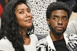 Hermanos de Chadwick Boseman buscan retirar a su viuda del control de la herencia del actor
