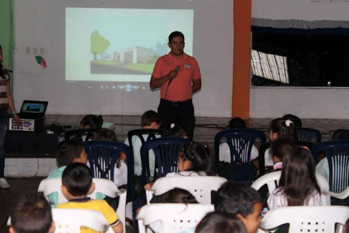 Con charlas en los colegios, Esbarbosa adelanta una jornada sobre la importancia de reciclar en la fuente. (Foto: Suministrada/VANGUARDIA LIBERAL)