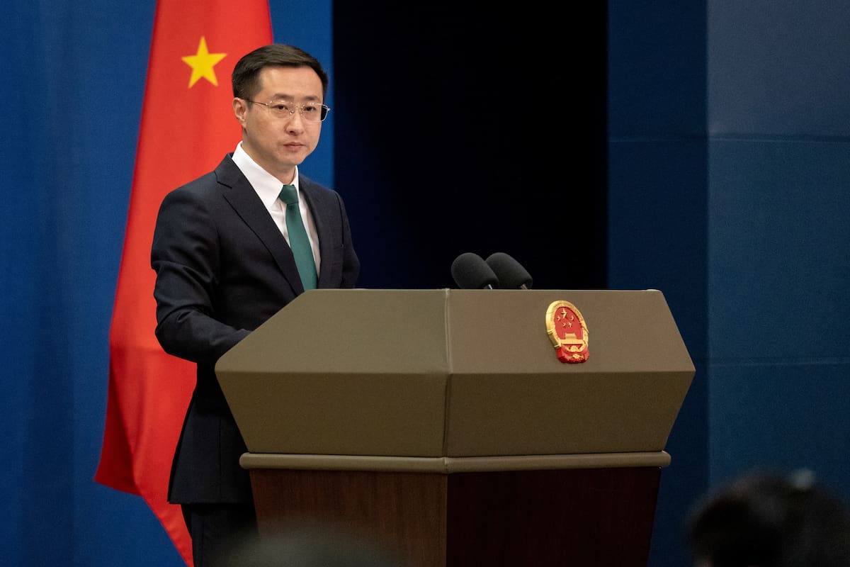 Imagen de archivo que muestra al portavoz del Ministerio chino de Exteriores Lin Jian durante una rueda de prensa en Pekín (China) el 9 de abril de 2025. EFE/EPA/JESSICA LEE