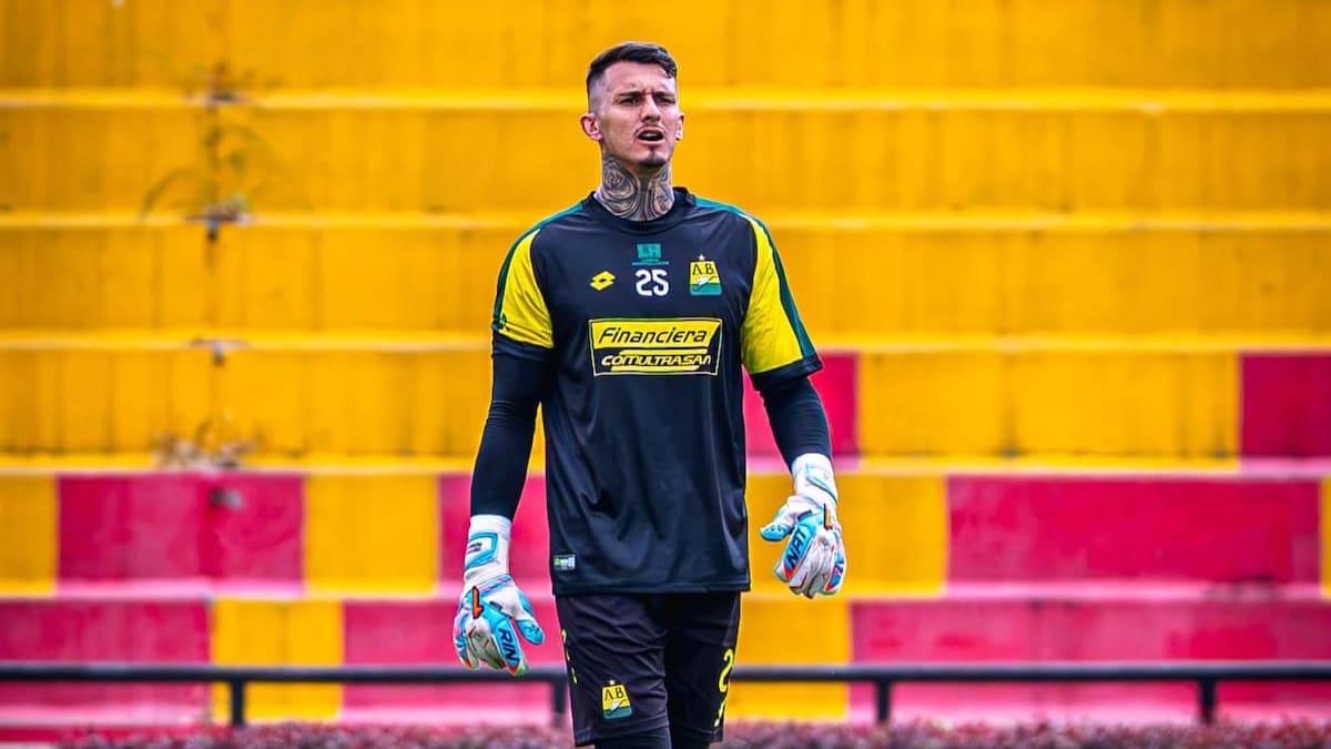 Christopher Fiermarín, arquero del Atlético Bucaramanga, fue convocado por Uruguay para la gira por Asia. Foto: Atlético Bucaramanga