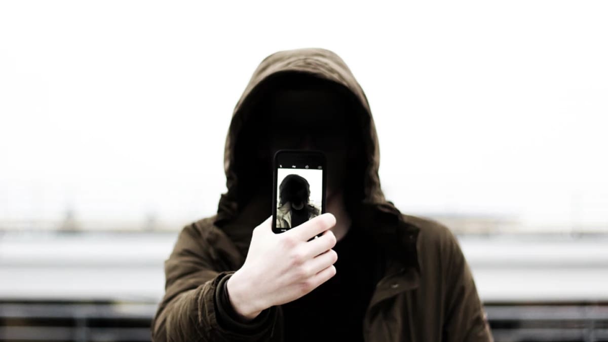 Escándalo en colegio de Argentinas por fotos sexuales con IA.
