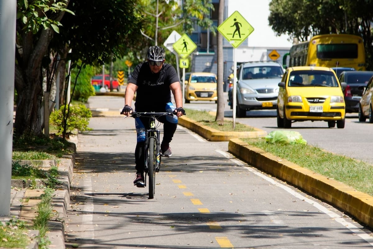 En la carrera 35, en Cabecera, fue retirada la segregación rígida que delimitaba la ciclorruta.