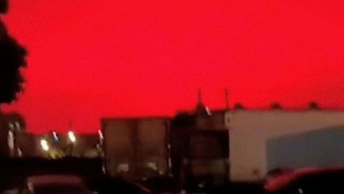¿Qué fenómeno explica que el cielo se tiñera de un color rojo tan intenso? Captura de video / VANGUARDIA