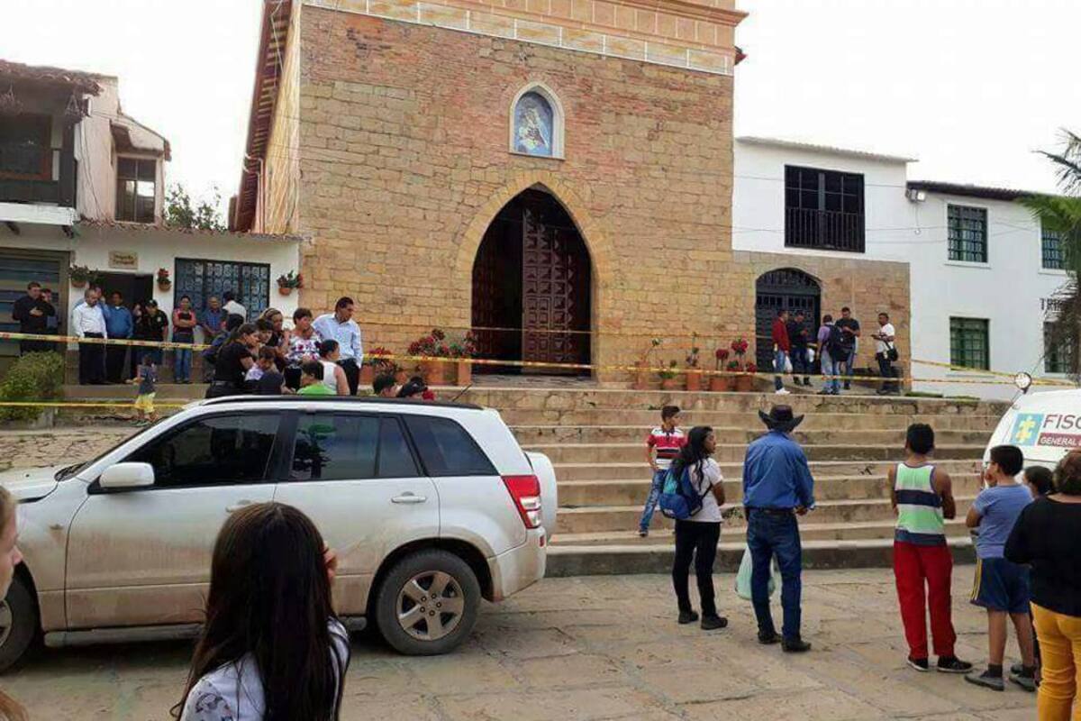 El CTI realizó la diligencia del levantamiento del cadáver del menor de 2 años de edad. Las honras fúnebres de la víctima se llevarán a cabo en Barbosa. (Foto: Suministrada / VANGUARDIA LIBERAL)