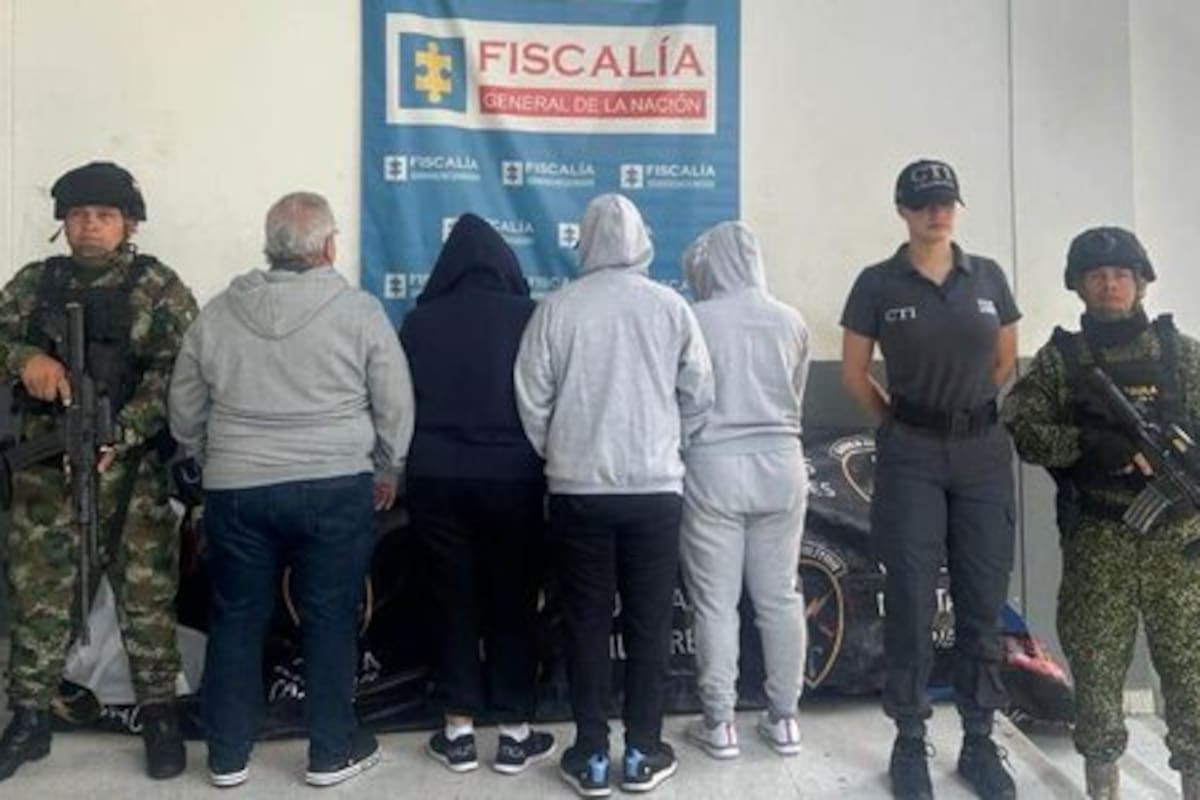 La Fiscalía General de la Nación puso en evidencia a cinco integrantes de una misma familia, que harían parte de una red delictiva dedicada a lavar activos producto de actividades de contrabando en Barranquilla.