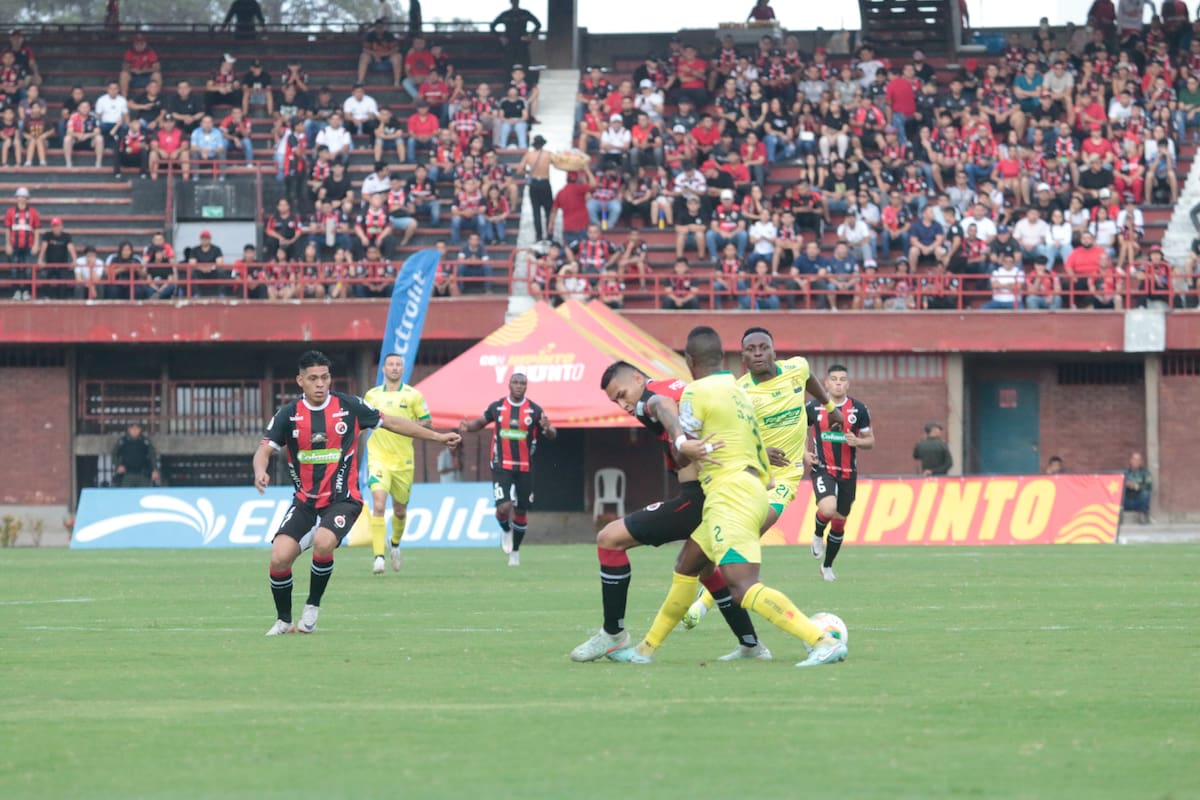 Clásico del oriente colombiano terminó en vibrante empate en el General Santander