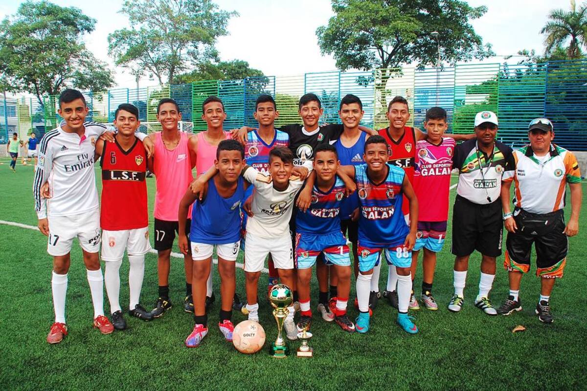 La categoría Sub 14 del Club Deportivo Galán muestra los frutos que se pueden cosechar si se trabaja con disciplina, esfuerzo y dedicación; esto sin desconocer que la escuadra de la Sub 8 llegó hasta semifinales y la de Sub 12 quedó eliminada en cuartos de final. (Foto: Édgar Pernett / VANGUARDIA LIBERAL)