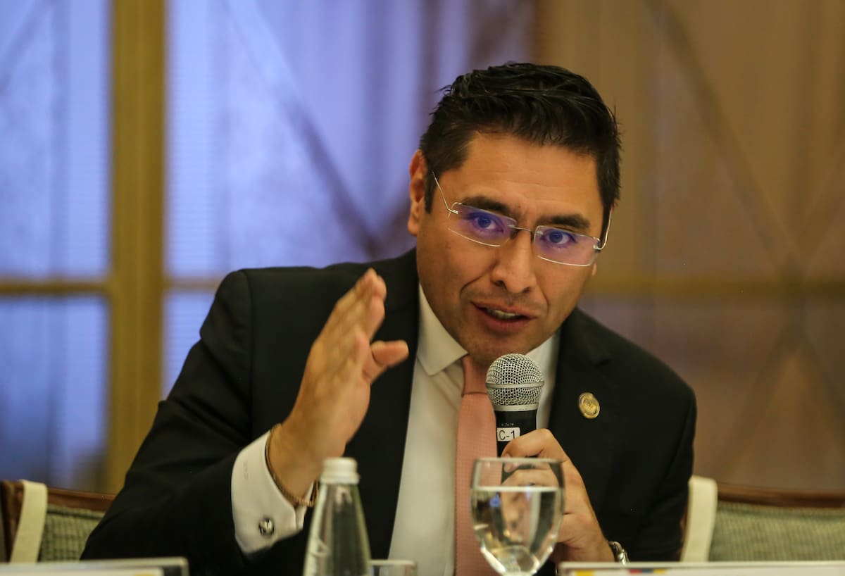 El Presidente del Consejo Nacional Electoral (CNE), Cristian Quiroz, estuvo presente en la presentación del boceto de tarjetón para las consultas presidenciales. // Foto: Colprensa – Catalina Olaya