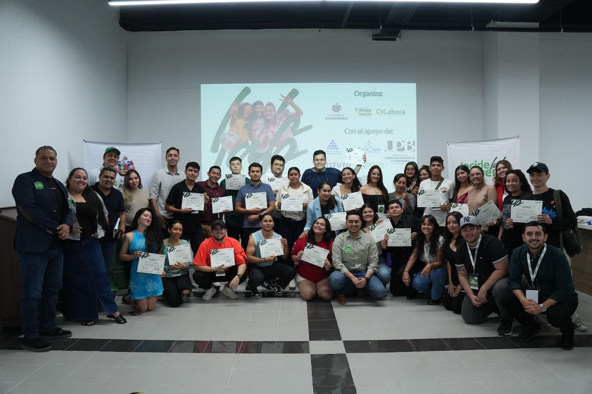 Llegó a la Alcaldía de Bucaramanga como estudiante en práctica y terminó liderando el laboratorio de innovación pública que ayudó a crear. Hoy, Juan Andrés Cortés quiere que esa oportunidad también llegue a otros jóvenes y territorios a través de CoLabora y de SAN-NOVA, su nueva apuesta desde Lideremos.