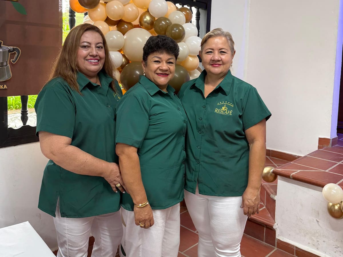Rita Bueno, Claudia Pinzón y Cecilia Carreño, profesoras del Colegio El Resguardo. Foto: Suministrada/VANGUARDIA