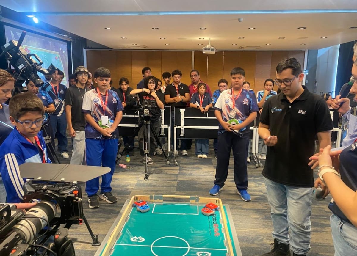 Los estudiantes del Colegio Americano de Bucaramanga, en plena competencia.