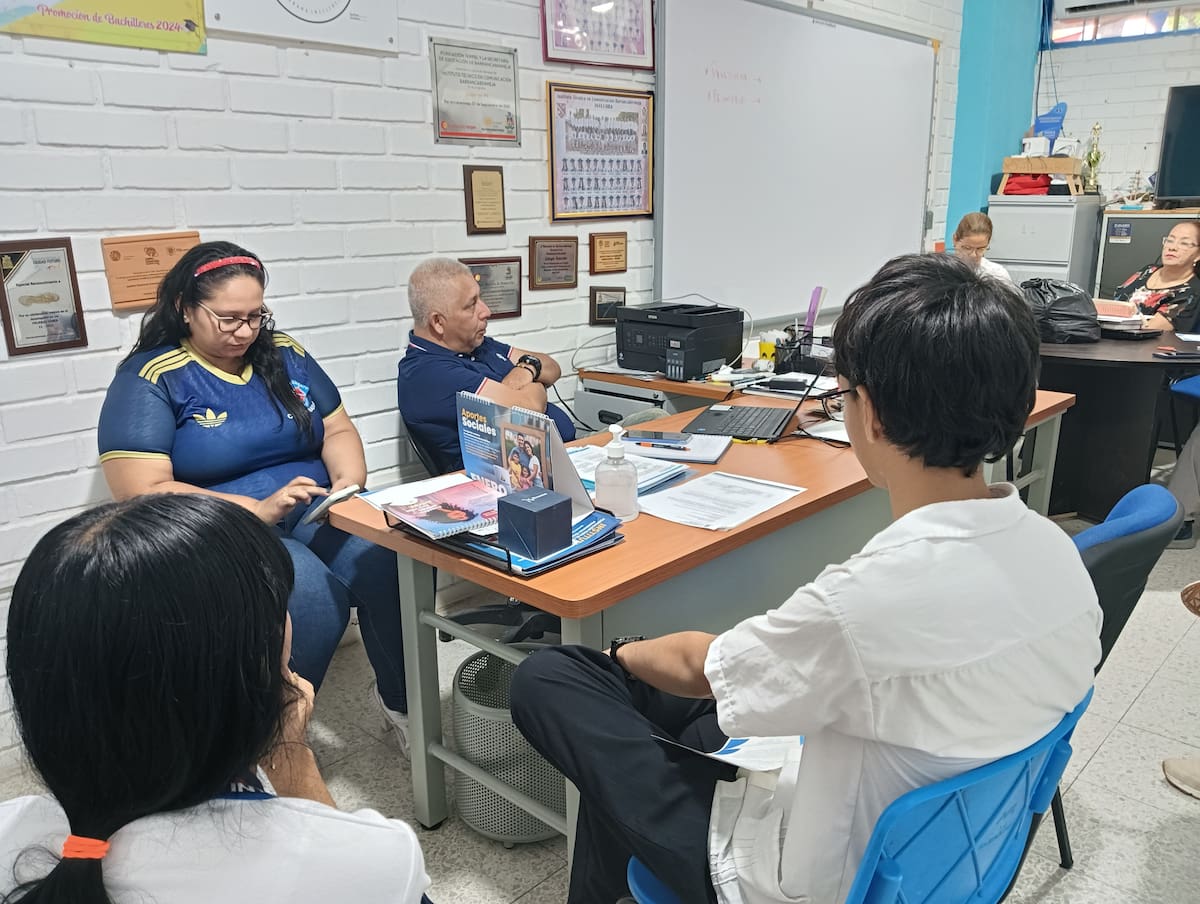 Estudiantes del Instituto Técnico en Comunicaciones de Barrancabermeja (INTECOBA) realizaron un cese de actividades para exigir soluciones frente a problemas de infraestructura y alimentación escolar.
Suministrada/Archivo/Vanguardia