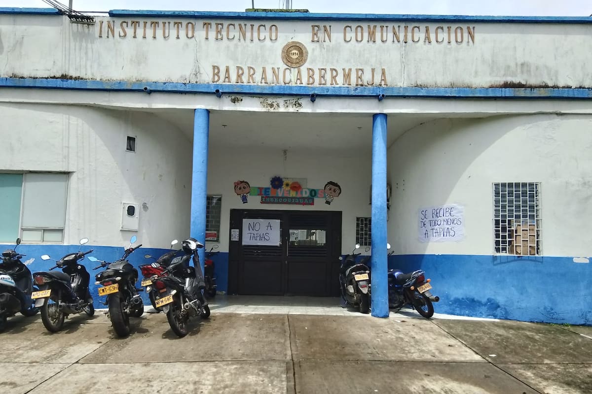 Las clases en el INTECOBA fueron restablecidas luego de acuerdos alcanzados entre estudiantes, autoridades y organismos de control en Barrancabermeja.
Suministrada/Vanguardia