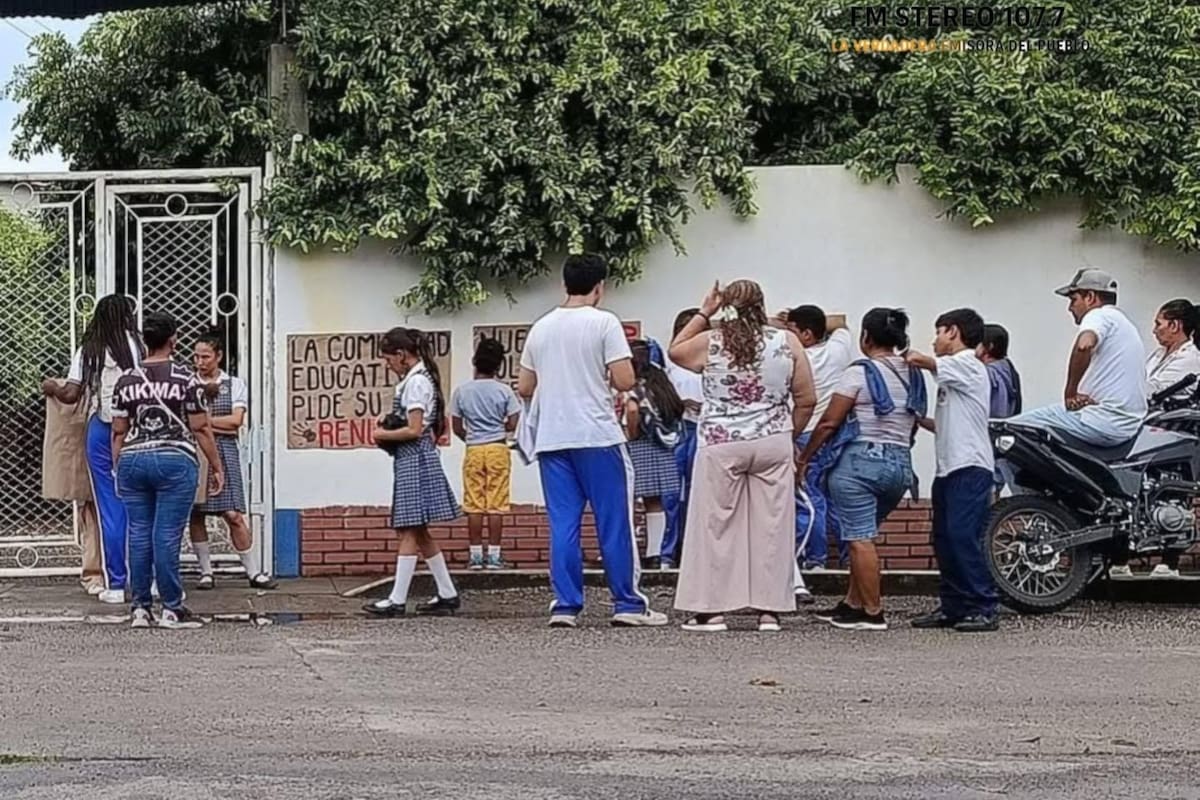 Estudiantes del colegio Nuestra Señora la Candelaria de CImitarra, permanecen sin clases, luego del cierre de la institución por porblemas sanitarios.
Suministrada/Vanguardia