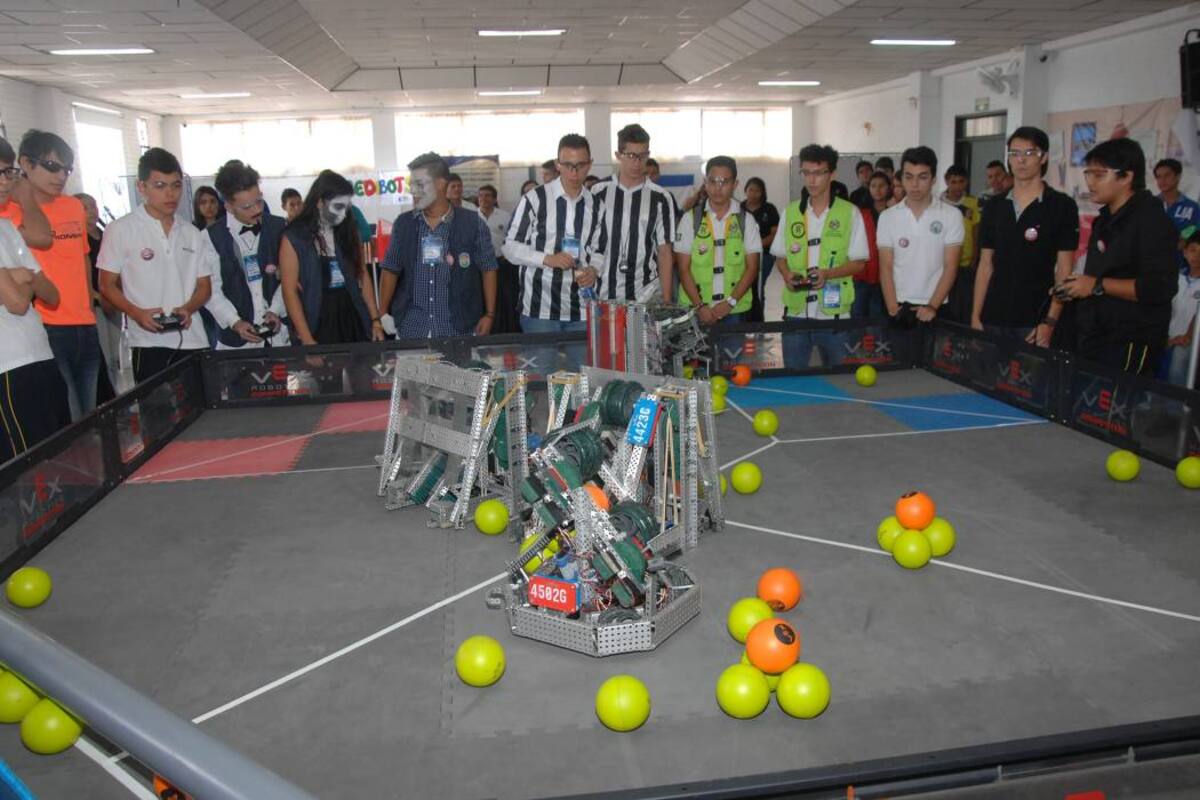 La competencia de robótica se cumplió en las instalaciones del Colegio Americano de Bucaramanga. (Foto: Foto: Jaime Del Río / VANGUARDIA LIBERAL)