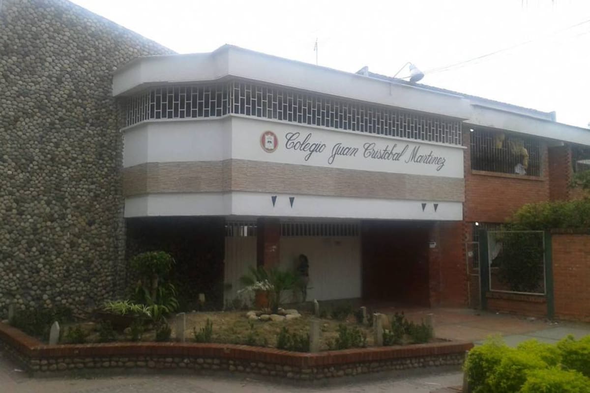 El colegio Juan Cristóbal Martínez se ha encargado de formar a generaciones de gironeses, quienes se han destacado en diferentes áreas. ´ (Foto: Suministrada / VANGUARDIA LIBERAL)