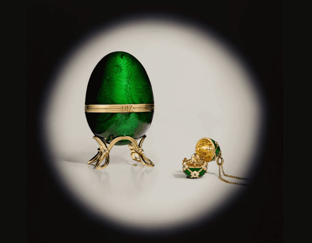 El colgante del caso en Nueva Zelanda era un Fabergé edición especial, inspirado en la película de James Bond Octopussy, lo que aumenta su valor y rareza.