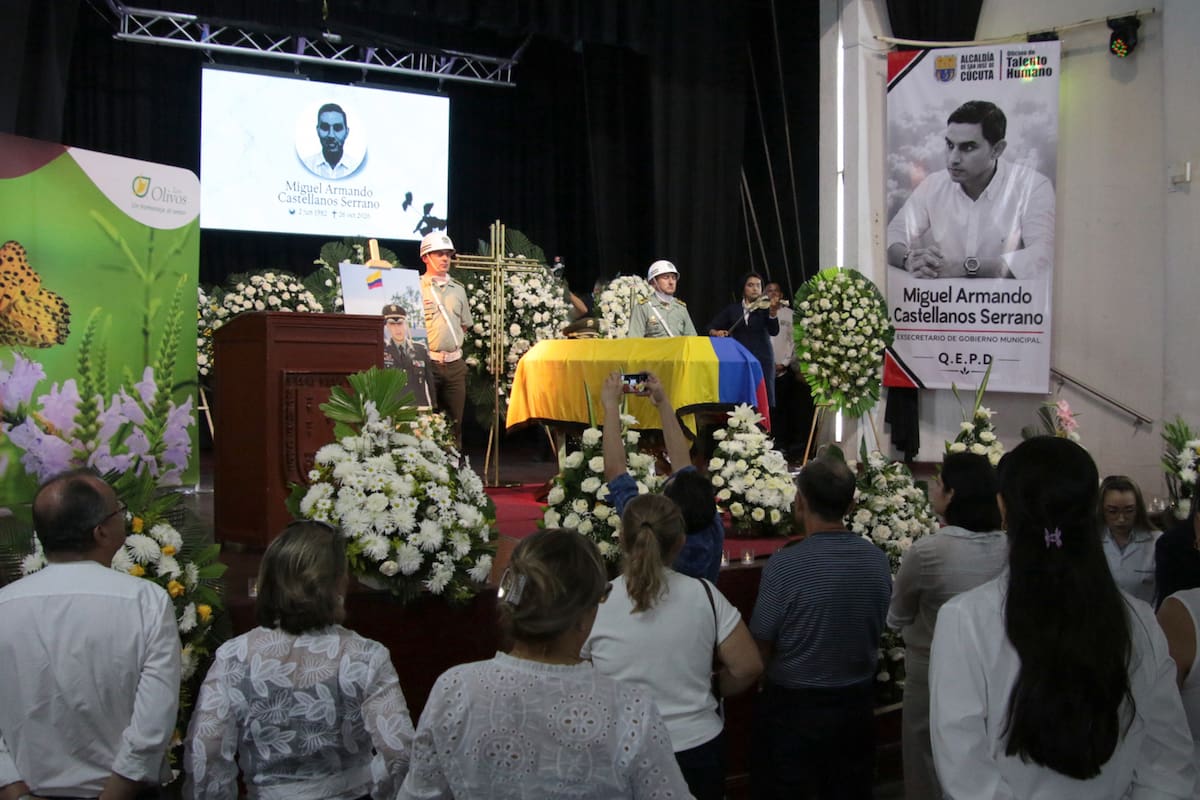 Las autoridades investigan el asesinato de Miguel Castellanos, ocurrido en el Anillo Vial Occidental de Cúcuta cuando se movilizaba en su vehículo junto a su hijo menor.