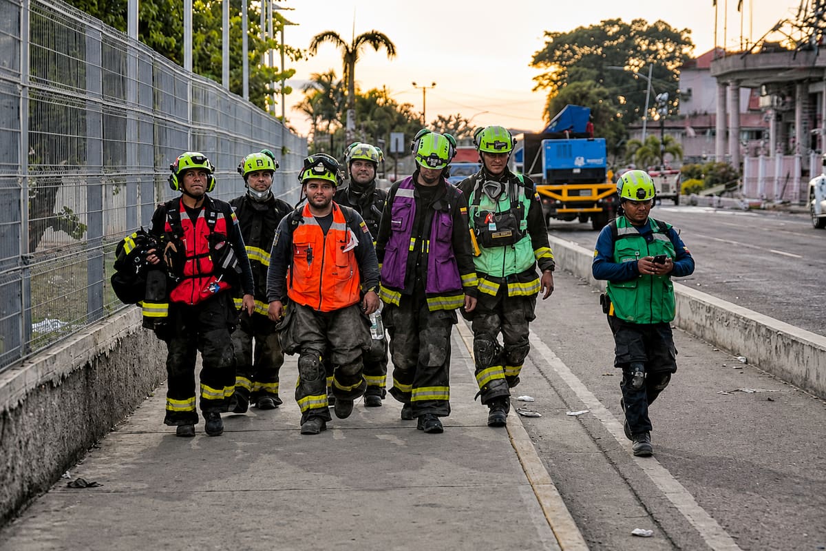 El gobierno colombiano alista un nuevo vuelo con destino a Venezuela para enviar más de 3.000 elementos de asistencia humanitaria de emergencia, ante los miles de afectados por los dos terremotos. FOTO: UNGRD