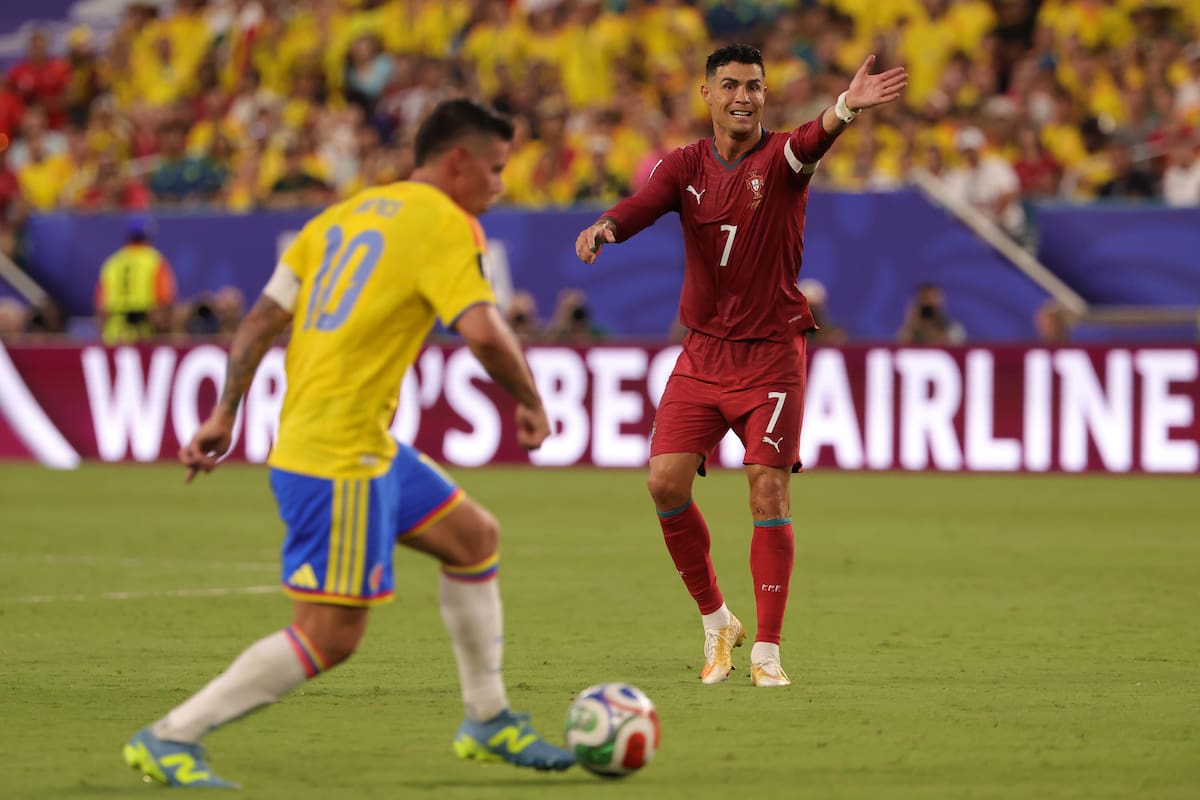 James Rodríguez y Cristiano Ronaldo se enfrentaron por primera vez en un duelo con sus selecciones. //Foto, EFE: CRISTOBAL HERRERA-ULASHKEVICH