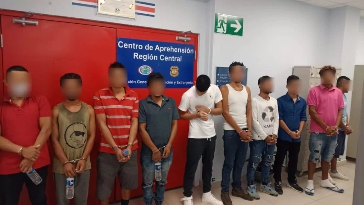 Colombianos deportados de Costa Rica.
Foto: Migración.