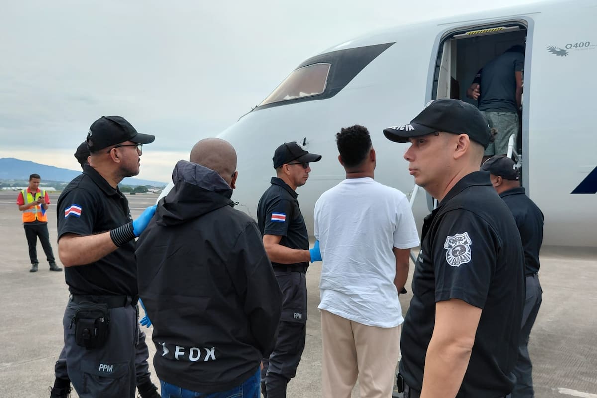 Colombianos deportados desde Costa Rica.
Foto: Migración.