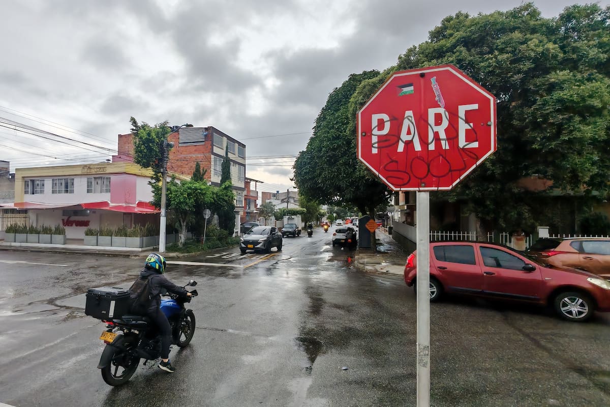 La comunidad del Diamante II denuncia que este cruce representa un riesgo constante para los conductores.