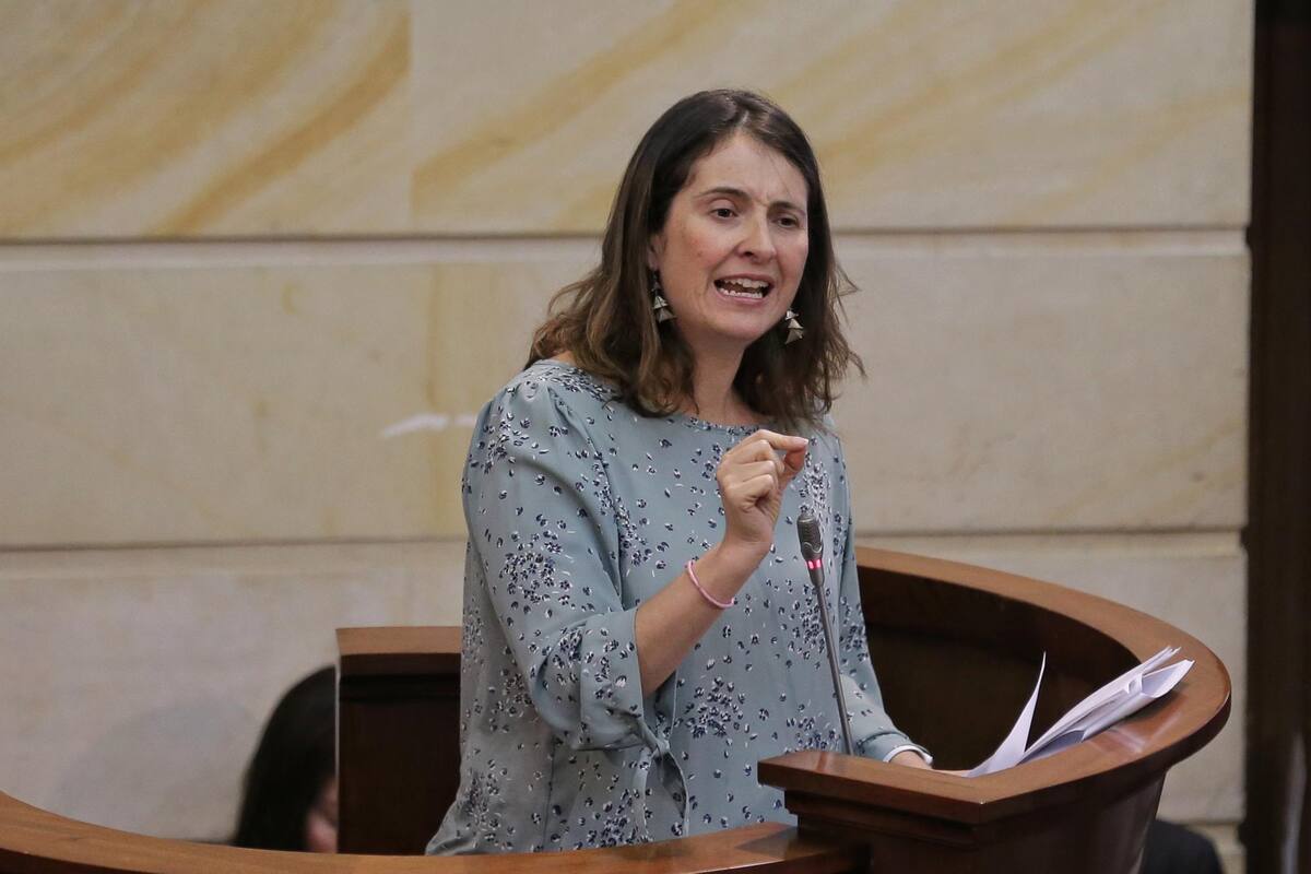 Tras una conciliación ante la Sala de Instrucción y realizar una rectificación, la Corte Suprema de Justicia se inhibió de procesar a la senadora uribista Paloma Valencia, en una querella que esta tuvo con la Fundación Comité de Solidaridad con los presos políticos. Colprensa