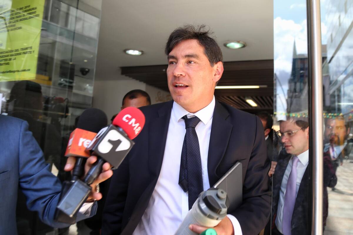 En decisión mayoritaria, la providencia negó la solicitud de la defensa del excongresista de remitir el trámite de la instrucción en su contra a la Fiscalía General de la Nación. (Colprensa)