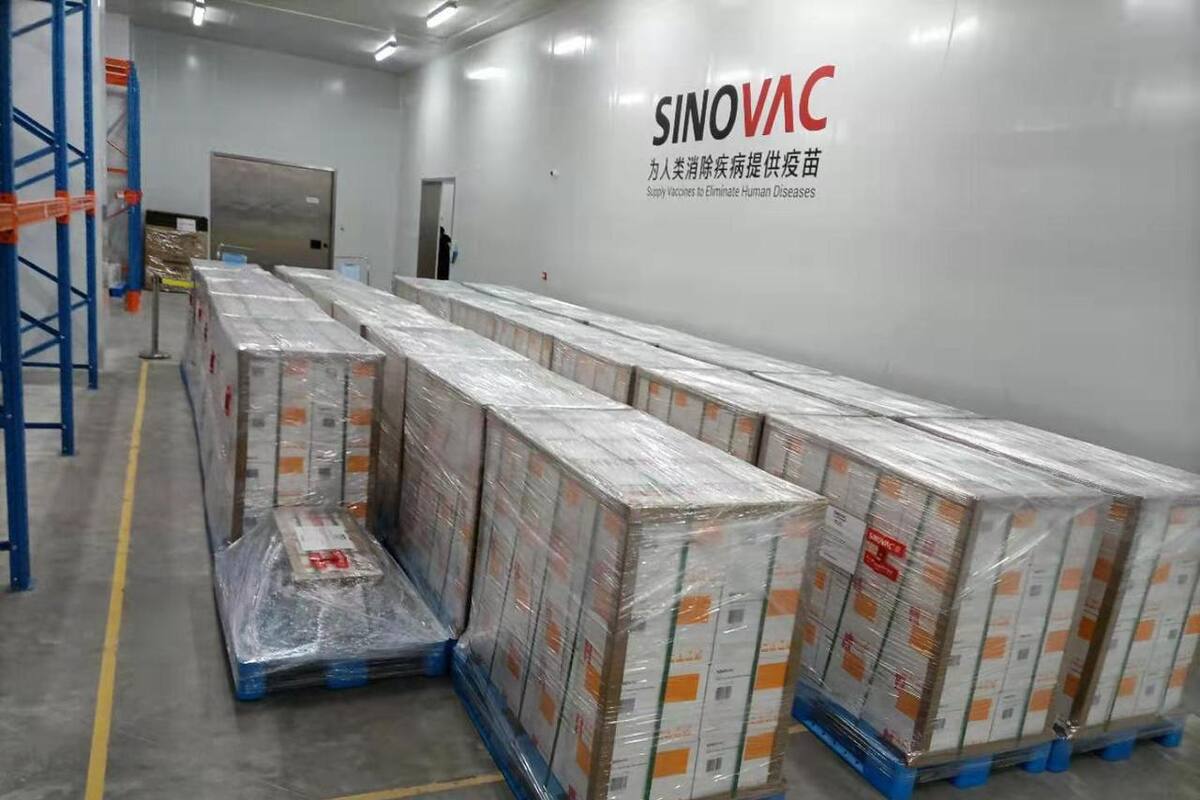 Cargamento de un millón de vacunas de Sinovac con el que se completarán segundas dosis pendientes Presidencia de la República