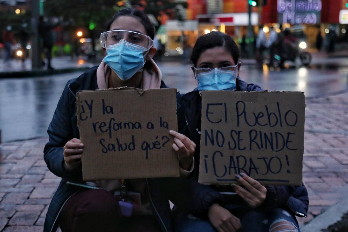 Los carteles hablan por los colombianos en las manifestaciones