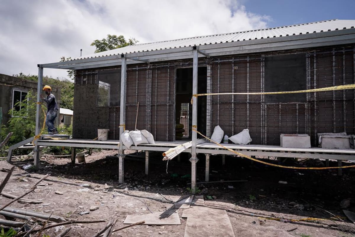 Gobierno se comprometió a entregar 50 casas nuevas cada mes en Providencia FOTO: Contraloría General de la República