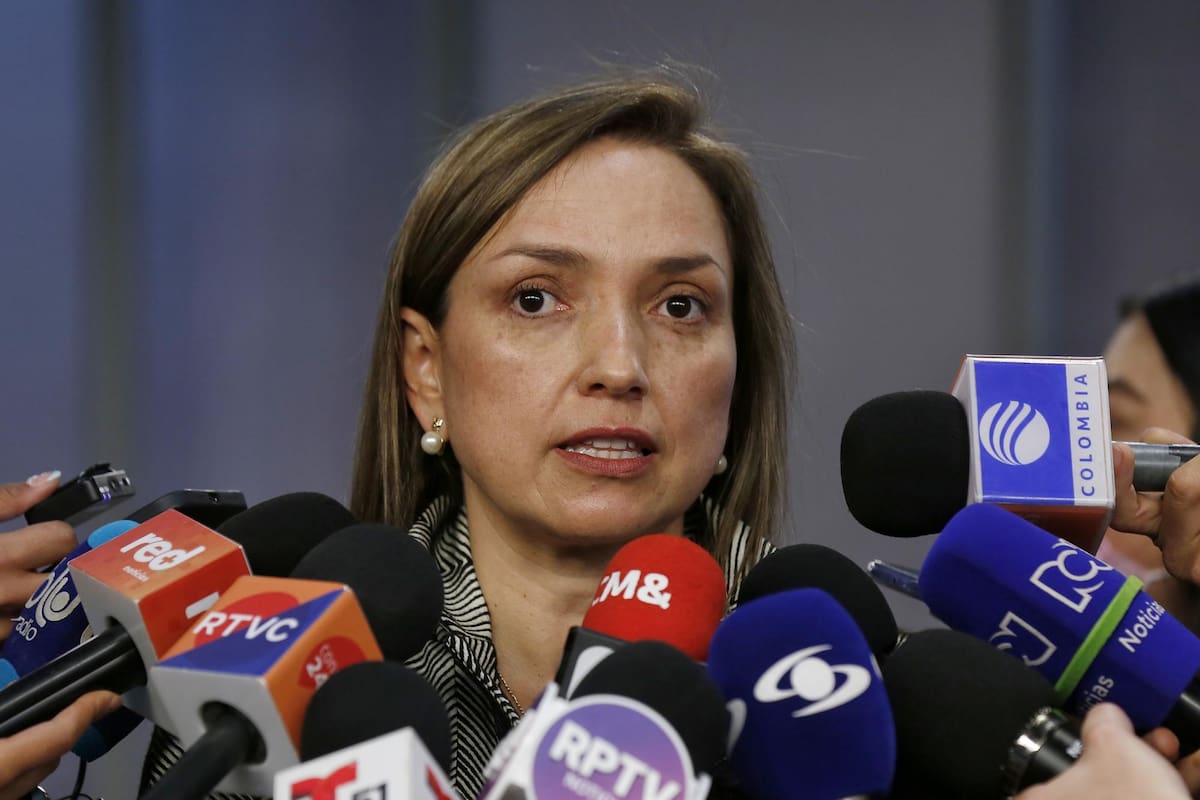 Valderrama deberá cumplir con la meta del 70% de conectividad de internet en todo el país.