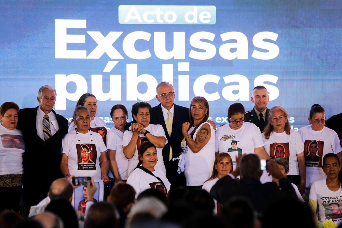 Bogotá. Septiembre 03 de 2023. El Ministerio de Defensa y El Ejército Nacional de Colombia, realizan acto de excusas públicas por caso de ejecuciones extrajudiciales donde fueron víctimas jóvenes de la ciudad de Bogotá y el municipio de Soacha. (Colprensa - Mariano Vimos)