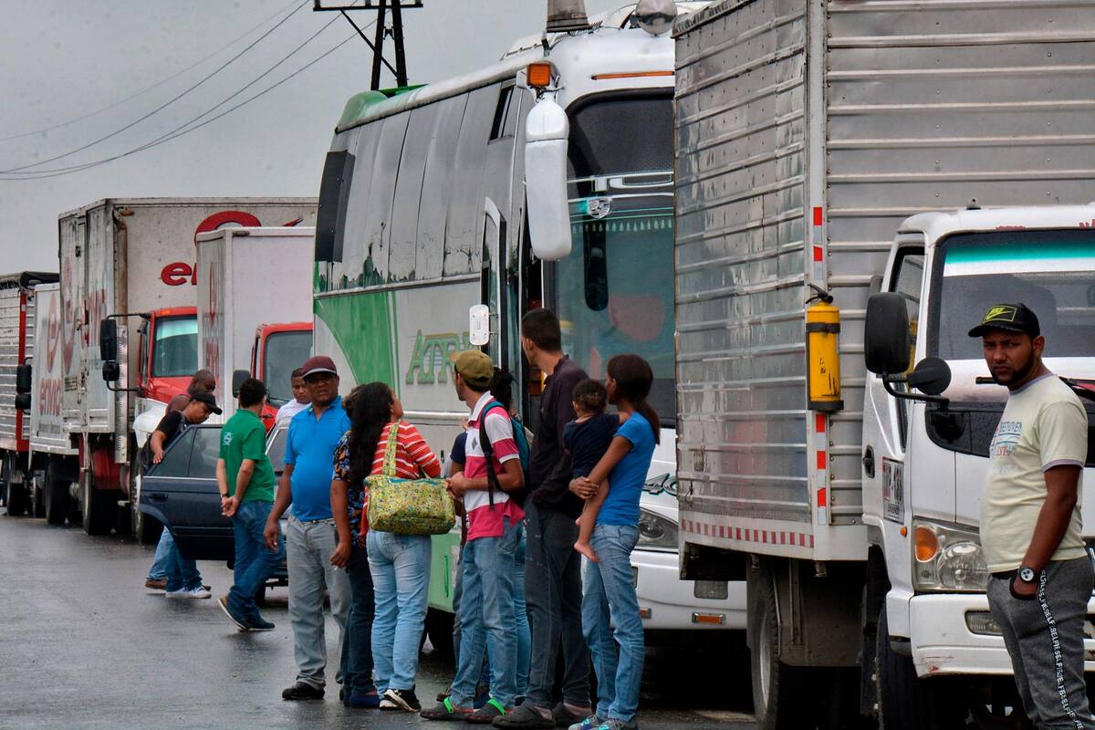 El Gobierno y los líderes del paro indígena y campesino continúan con los diálogos para intentar llegar a un acuerdo que permita el desbloqueo de la vía Panamericana.