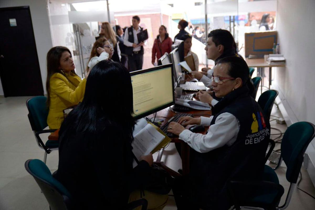 En la plataforma hay 17.116 vacantes en Colombia, de las cuales 560 son en Santander. Foto: Colprensa