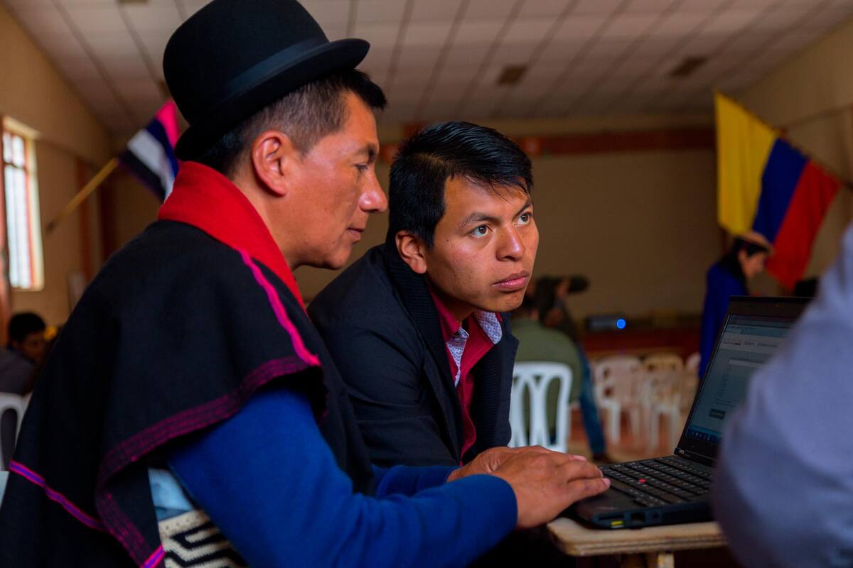 En Colombia aún falta plantearse objetivos de implementación en diferentes niveles y que permitan la comunicación, seguridad y desarrollo en lugares donde no llega la comunicación convencional.