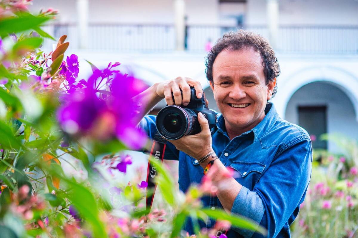 Es el fotógrafo colombiano que más ha documentado el conflicto armado en Colombia. (Foto: Colprensa / VANGUARDIA)